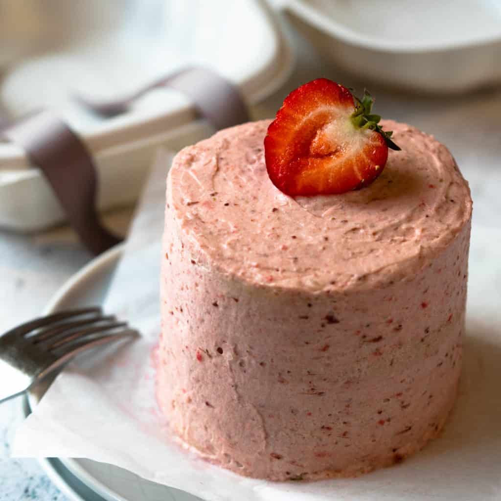 Strawberry lunch box cake closeup.