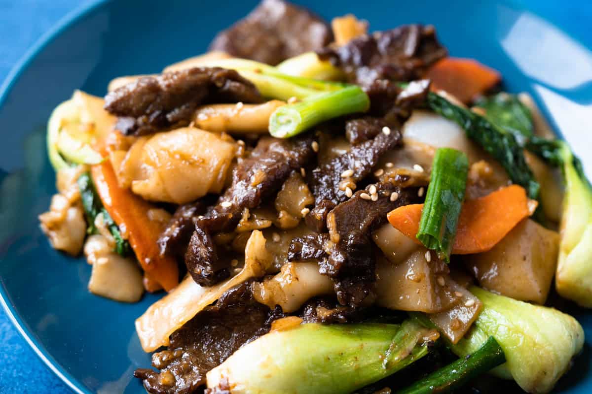 Saucy Beef Chow Fun with Vegetables
