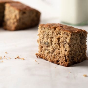 Super Moist and Fluffy Banana Cake Recipe