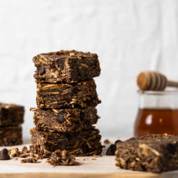 Chewy Toasted Almond Chocolate Granola Bars (No Bake Recipe)